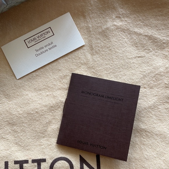 Louis Vuitton Limelight Silver Clutch - Picture 6 of 16